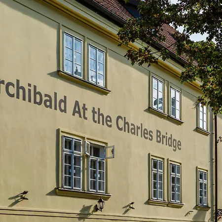 Archibald At The Charles Bridge-2